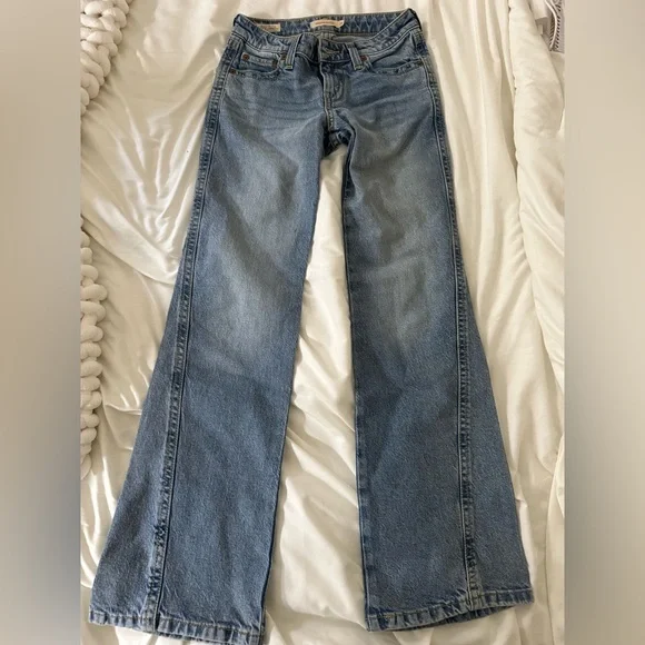 Levi’s Premium Denim Low Rise Bootcut - Picture 1 of 4